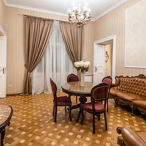 3 Bedrooms Royal Italian Style In An Austrian Building, Parking, Balcony Апартаменты Львов